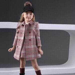 Adorable coat for girls